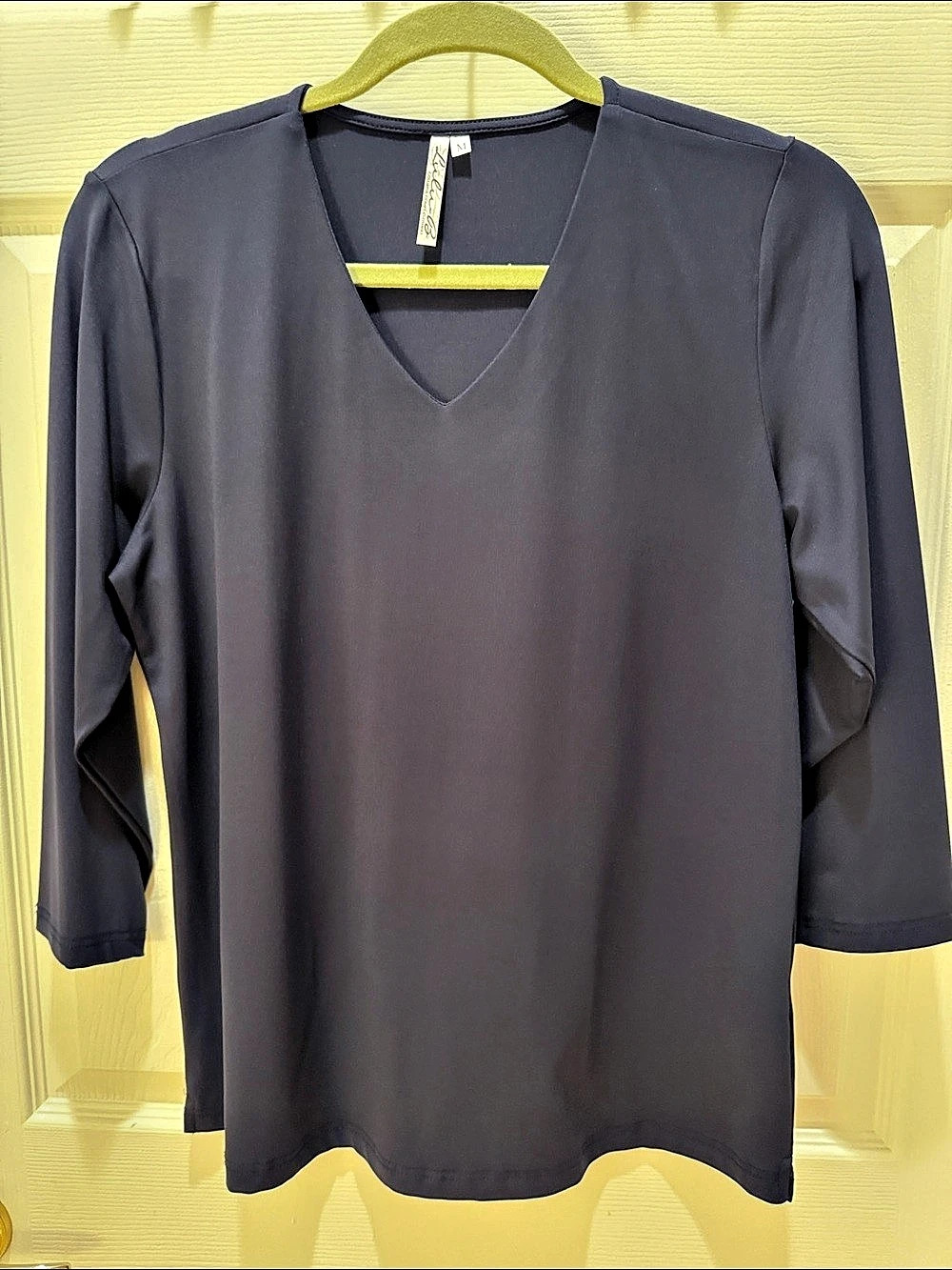 Lu Lu B V-Neck Tunic in Navy Blue Size Medium, New without tags.
